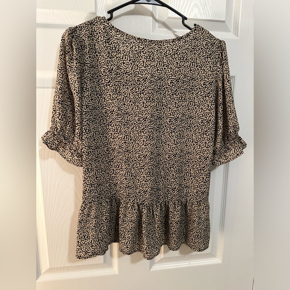 Pleione 🌼preloved short sleeve top - Picture 6 of 6